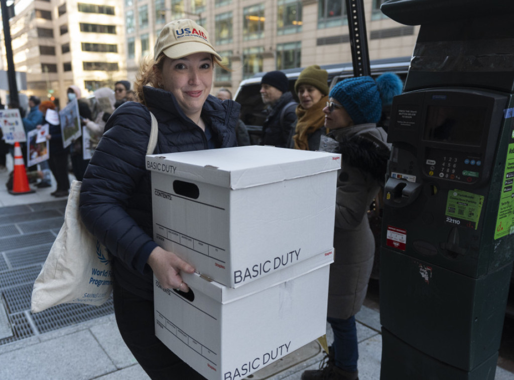 AP: Bivšim radnicima USAID naloženo da pokupe stvari u roku od 15 minuta