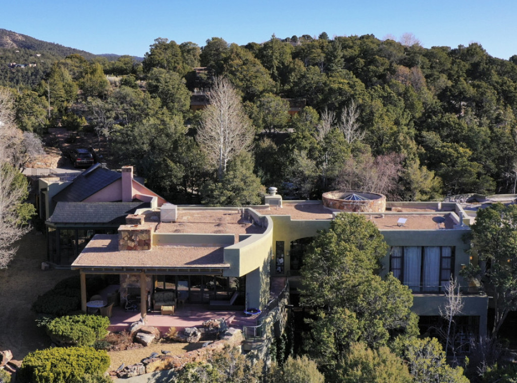 CBS: Nastavlja se istraga o smrti glumca Džina Hekmana i njegove supruge