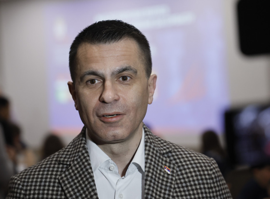 Milićević potpisao tri ugovora o realizaciji predstojećih letnjih kampova za mlade