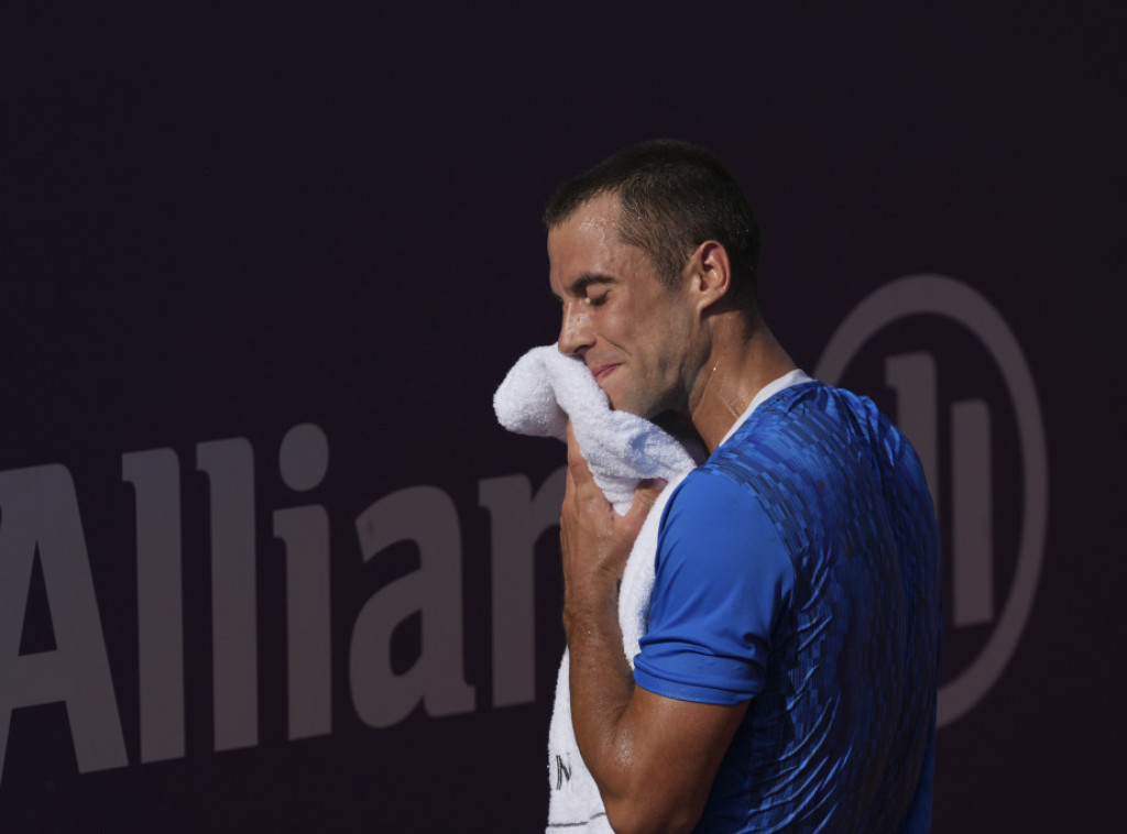 Laslo Đere poražen od Karlosa Alkaraza u osmini finala ATP turnira u Barseloni