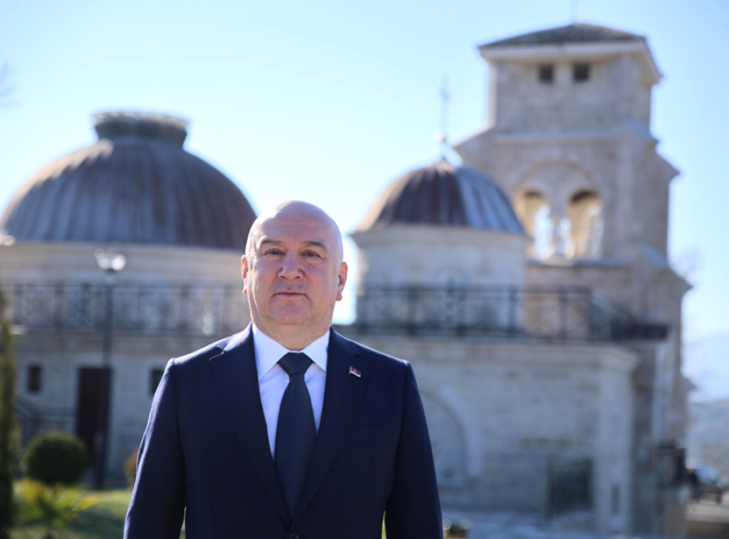 Nenad Popović: Dok god živi vera u vaskrslog Hrista, postoji i nada u pobedu dobra