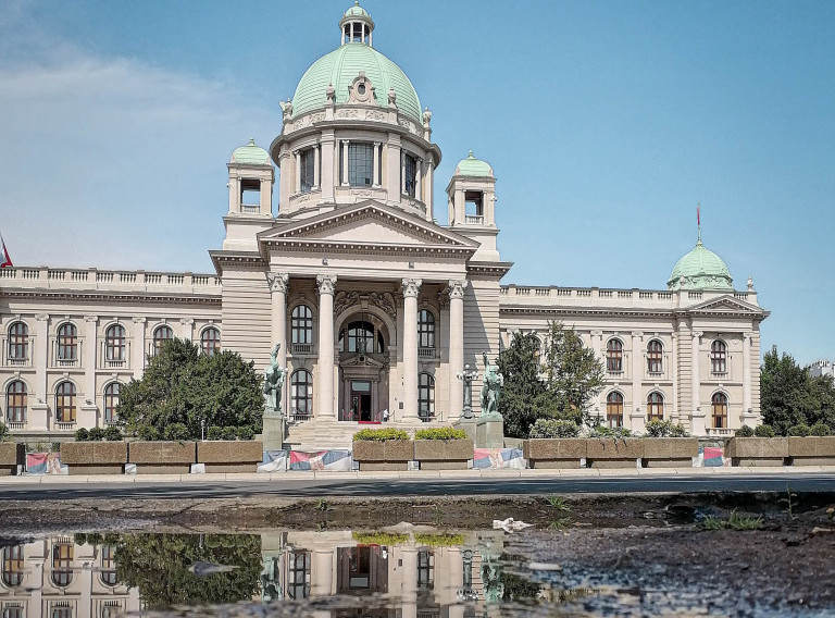 Skupština Srbije usvojila zakon o subvencionisanim stambenim kreditima za mlade