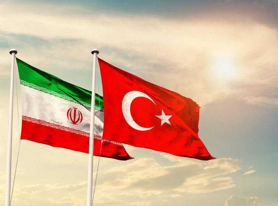 Rojters: Putnici kažu da su neki Iranci zaustavljeni na granici sa Turskom