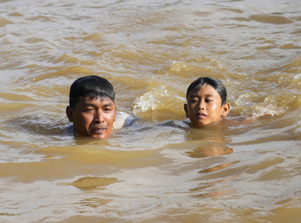 Zbog poplava u glavnom gradu Indonezije evakuisane hiljade ljudi