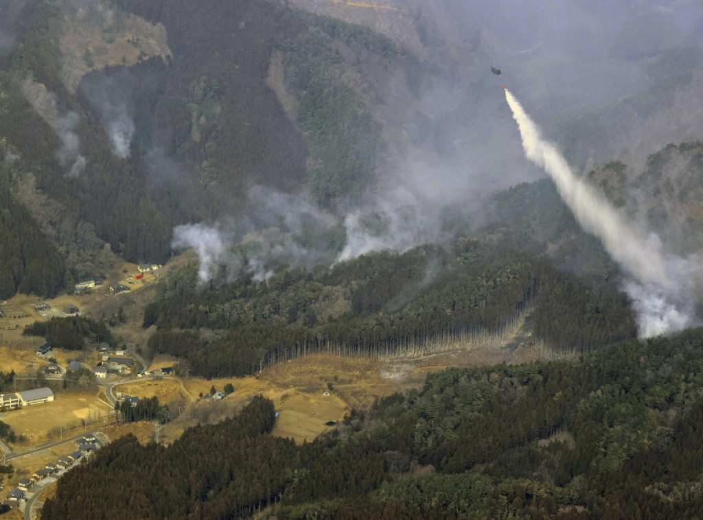 Širi se požar u Japanu, vatra zahvatila 2.600 hektara