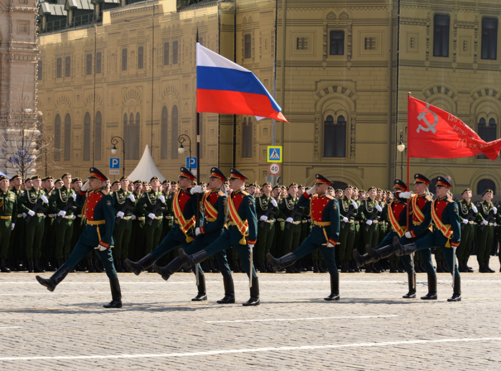 Ovogodišnji ruski ''Besmrtni puk'' na Dan pobede biće održan i fizički i onlajn