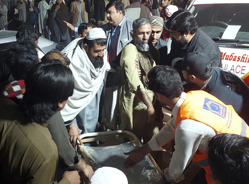 Najmanje šest osoba poginulo u terorističkom napadu u Pakistanu