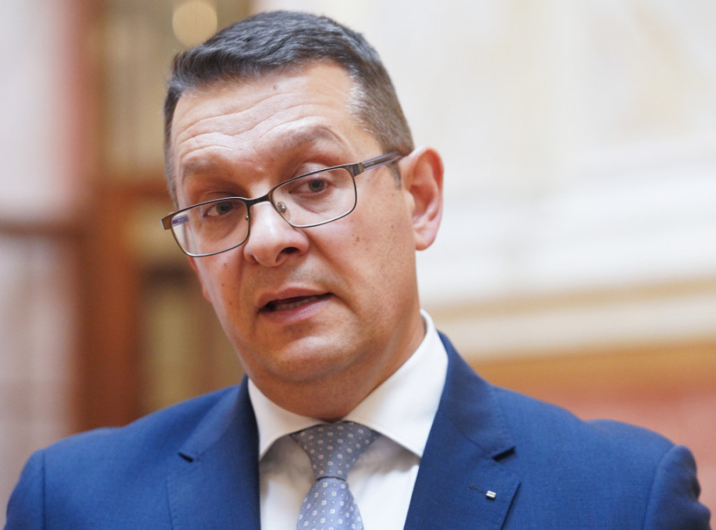 Bačevac: Skupština juče bila opasno mesto, poslanica Obradović bila u kritičnom stanju