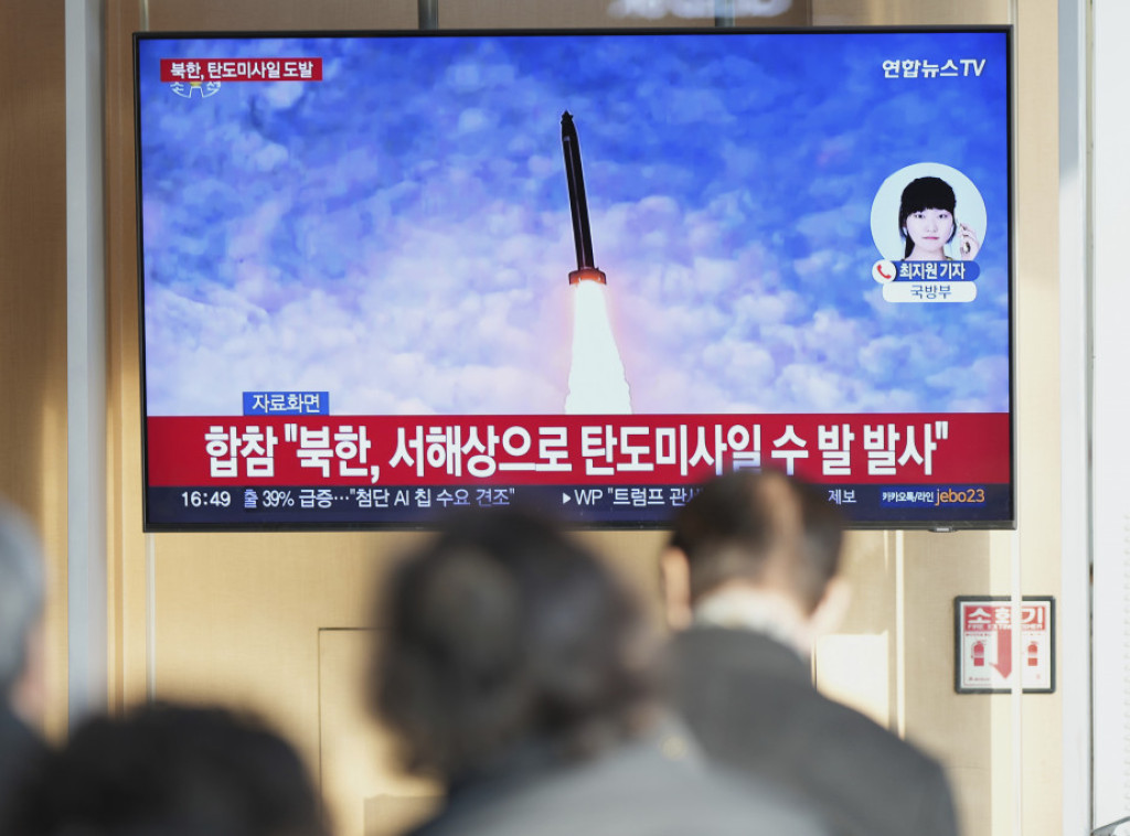 Severna Koreja ispalila balističke rakete ka Žutom moru, počele vojne vežbe SAD i Južne Koreje