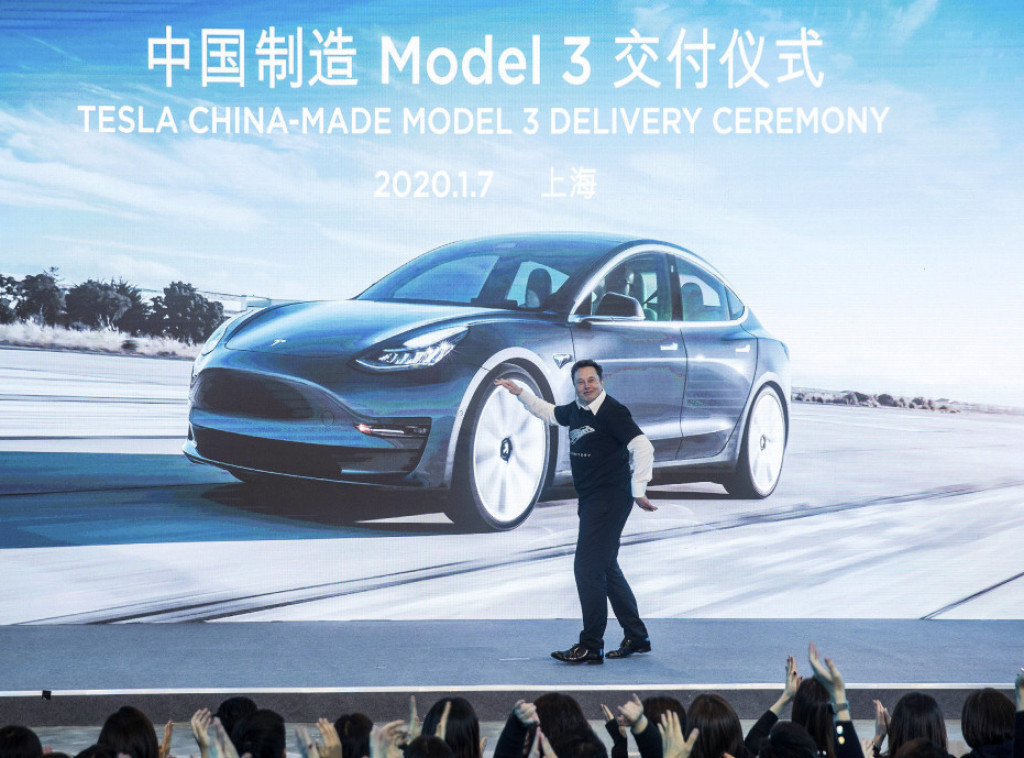 Akcije kompanije Tesla pale za 15 odsto, najbržim tempom za poslednjih pet godina