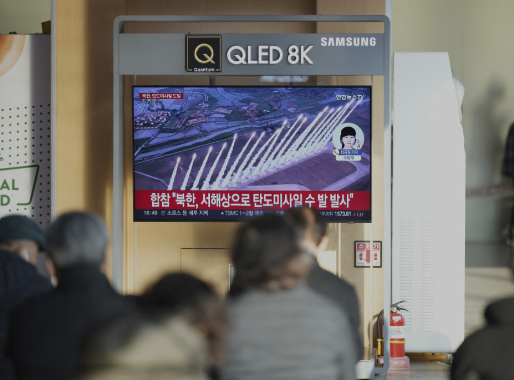 Bela kuća osudila lansiranje severnokorejskih balističkih raketa