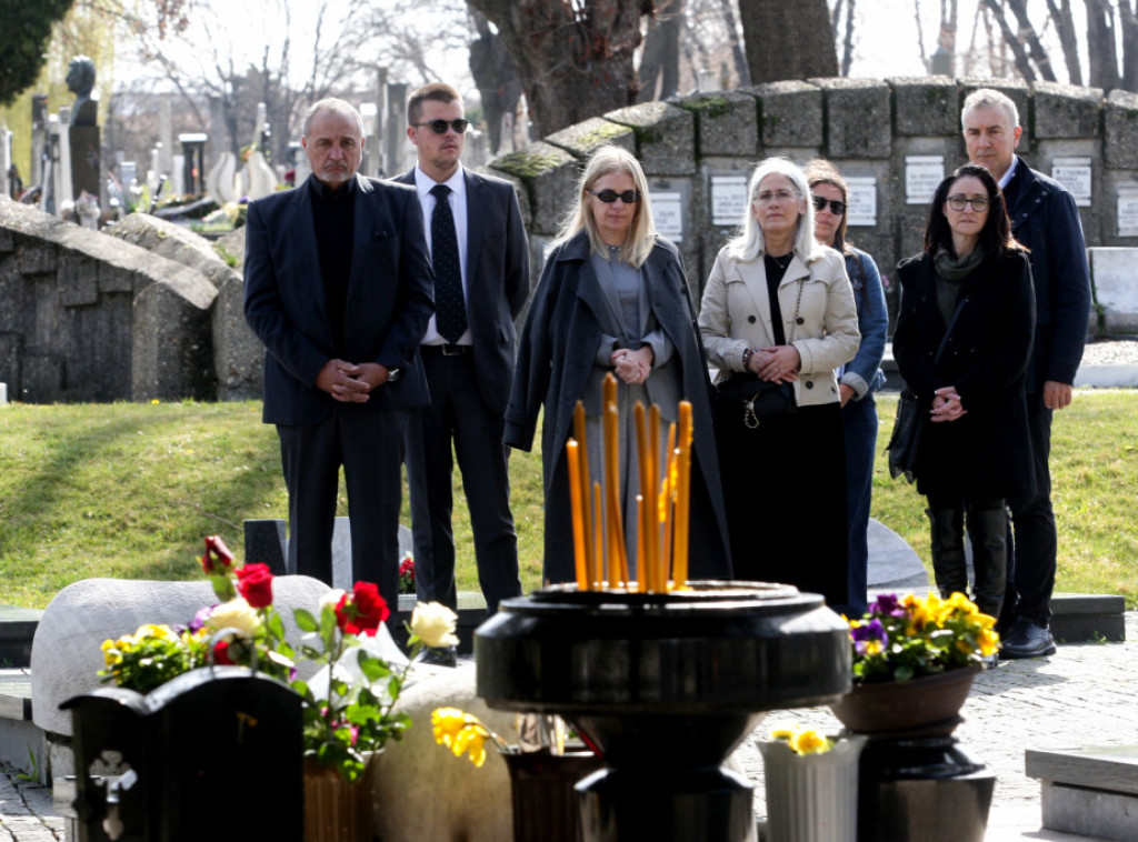 Članovi Đinđićeve Vlade prisustvovali obeležavanju godišnjice njegovog ubistva