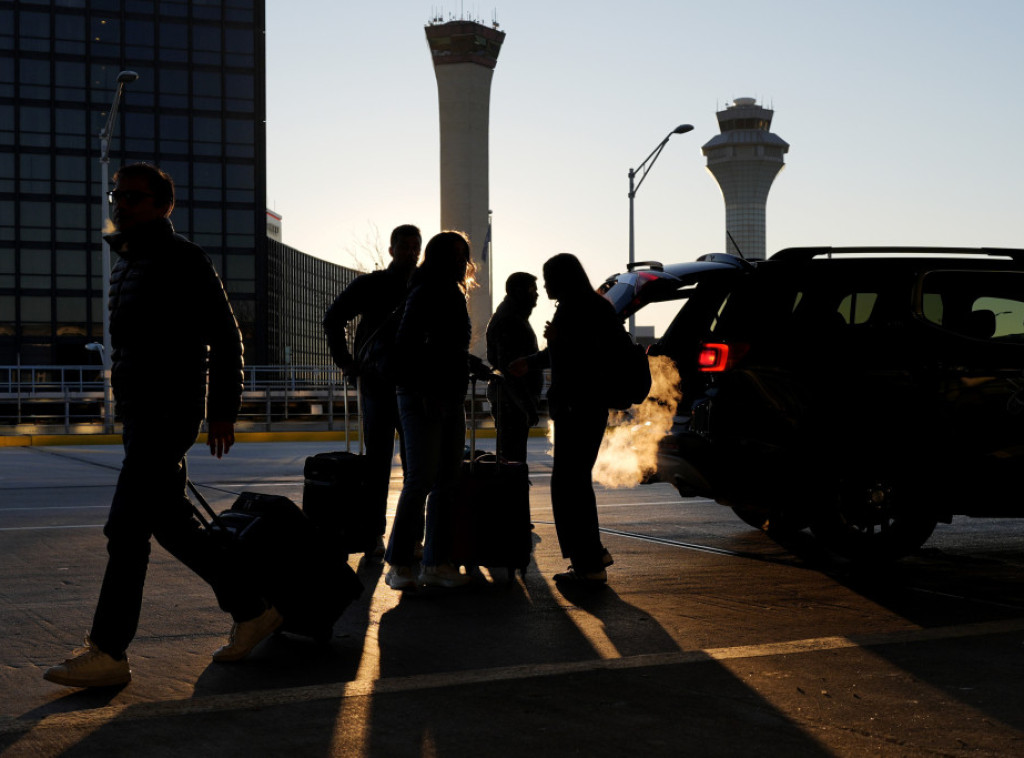 Kašnjenje letova na aerodromima u SAD nastavljeno i danas zbog manjka kotrolora leta
