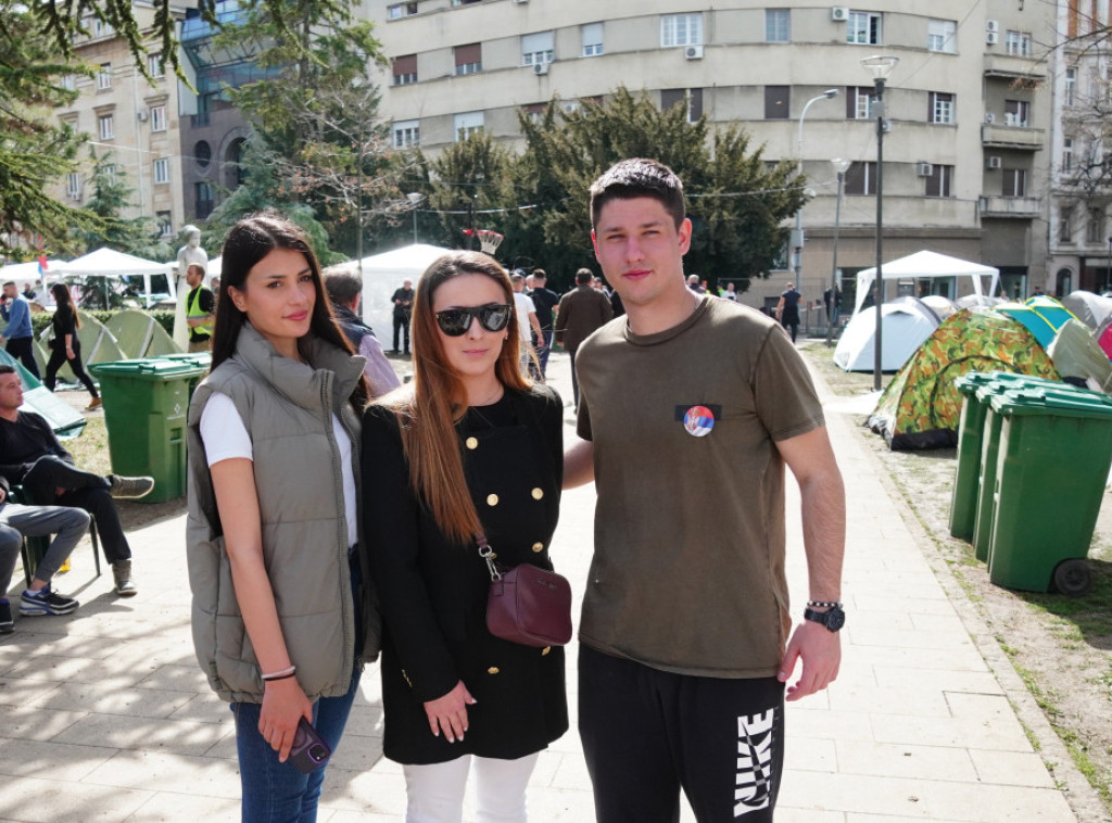 Studente koji žele da uče posetila reprezentativka u streljaštvu Andrea Arsović