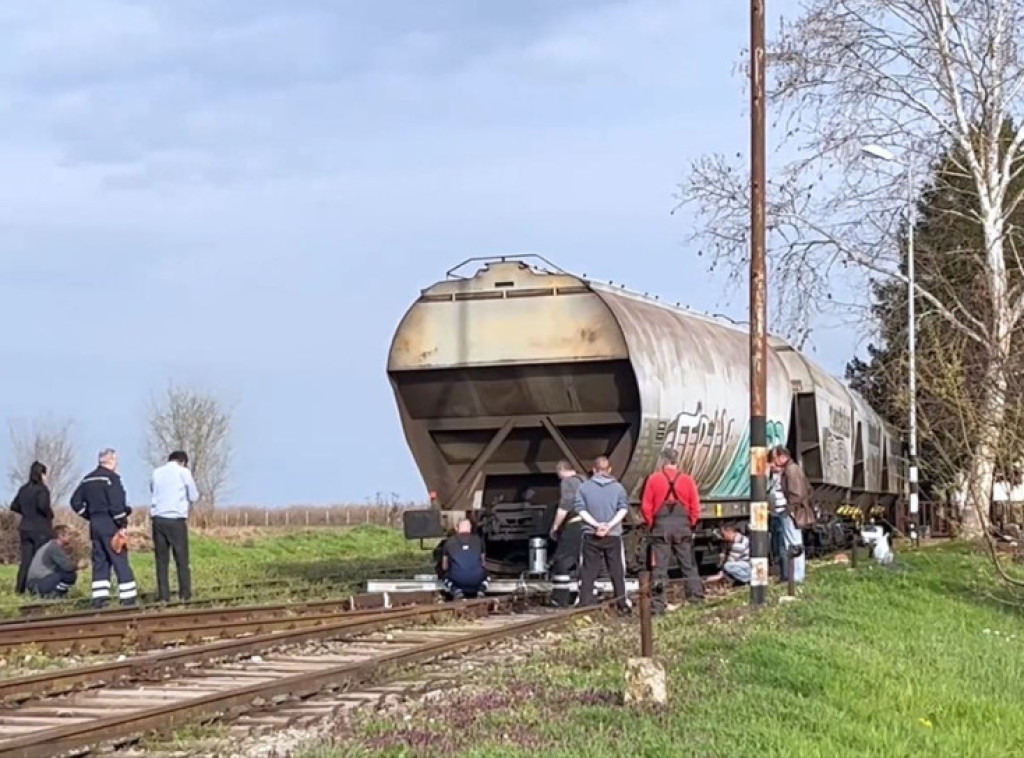 Teretni voz iskočio iz šina, obustavljen saobraćaj Novi Sad - Sombor