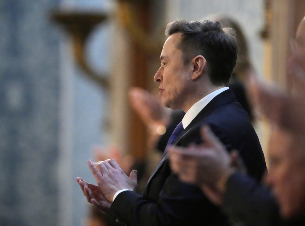 Mask: Demokratska stranka pokušava da uništi demokratiju u SAD