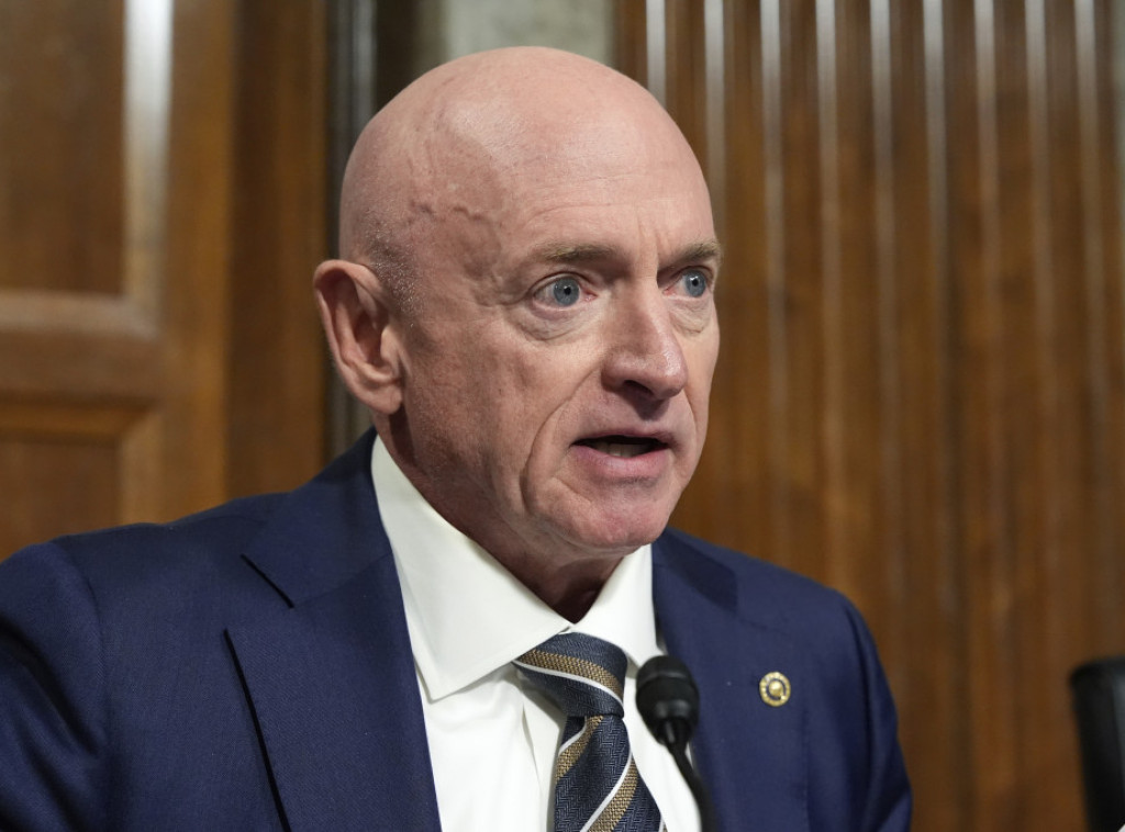 Demokratski senator Mark Keli odlučio da se reši "Tesle" zbog Ilona Maska