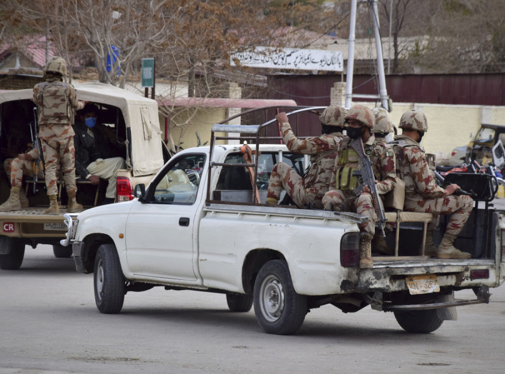 Pakistan: Vojne racije na skrovišta pakistanskih talibana, namanje 11 poginulih