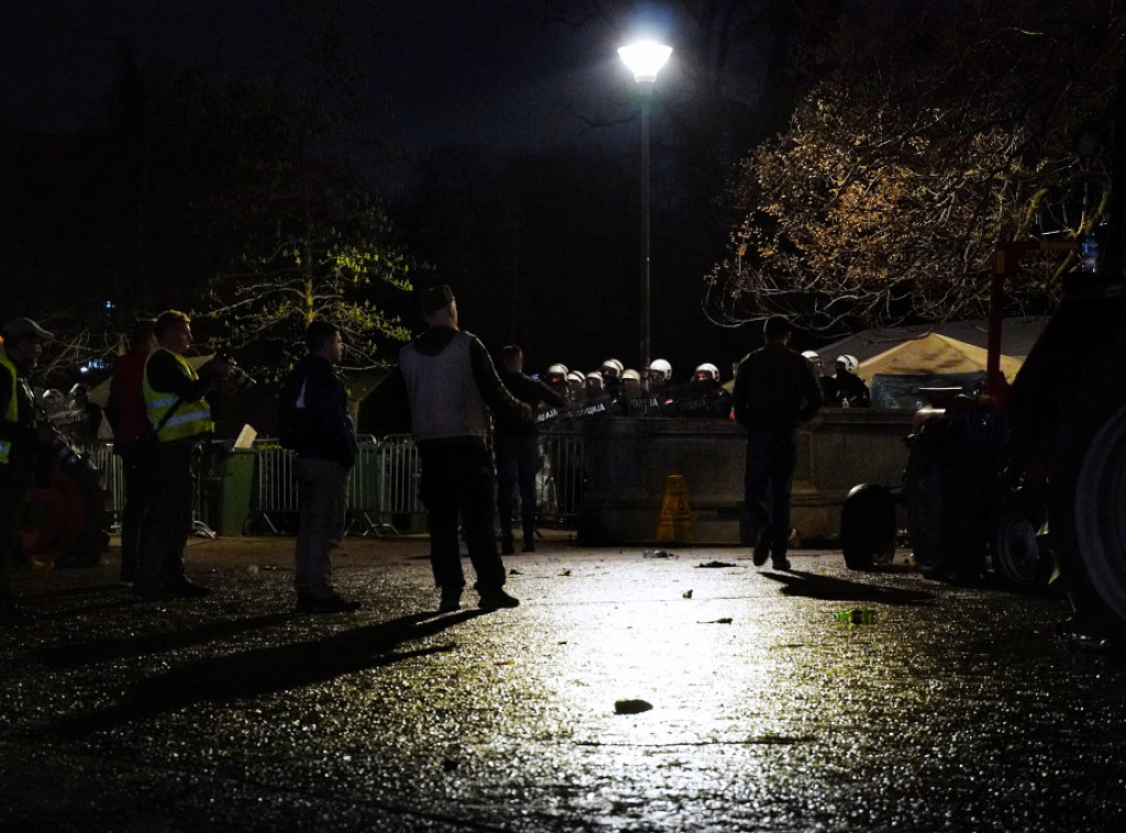 Reporter N1: Nisam video da li je auto pokušao da uleti, pre će biti da je došlo do tuče