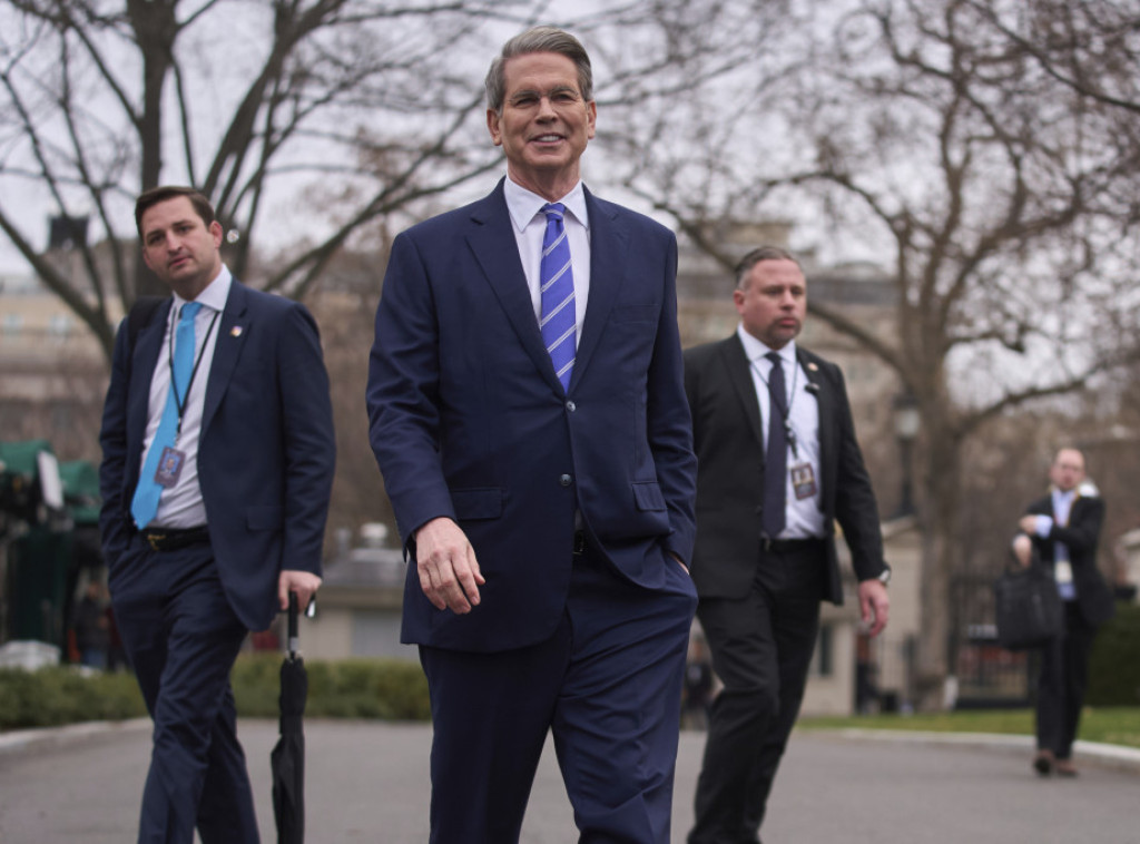 Besent: Nema garancija da neće doći do recesije u SAD