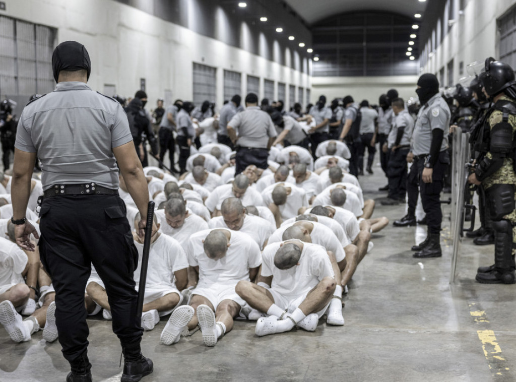 Stotine članova venecuelanske bande deportovano iz SAD u Salvador