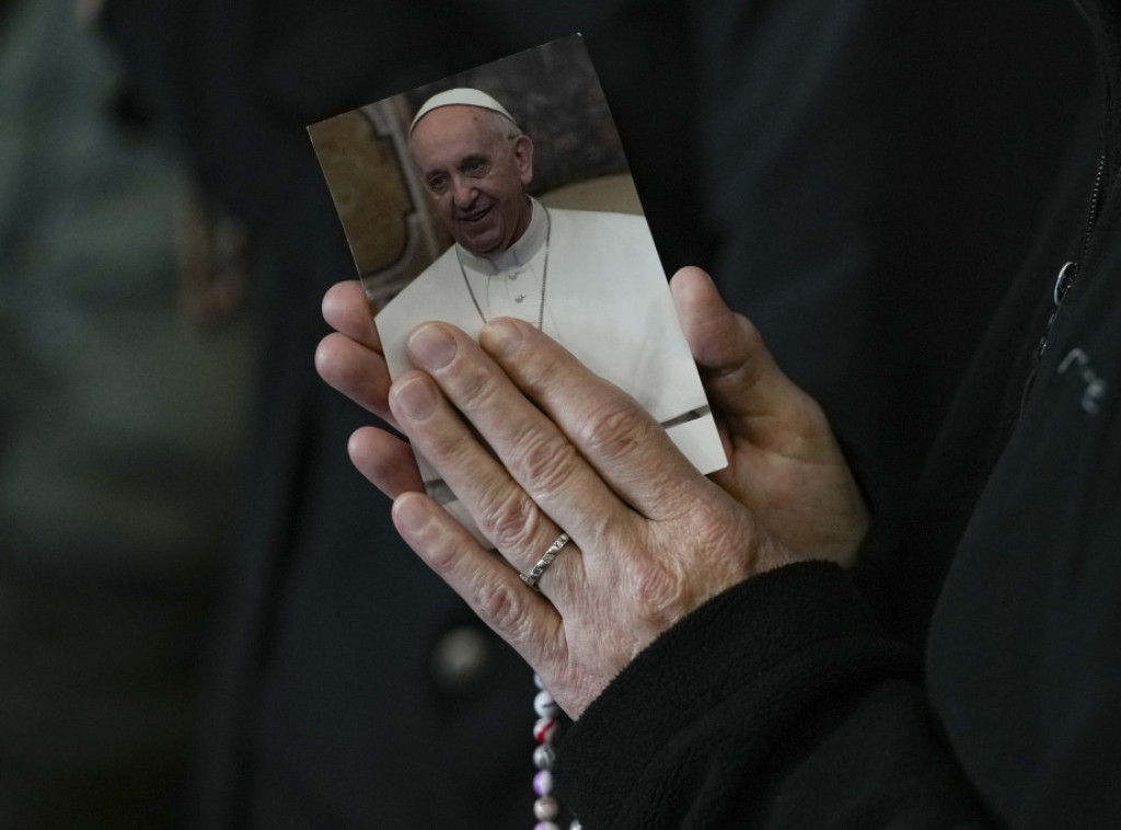 Hiljade vernika u Buenos Ajresu moli se za papu Franju