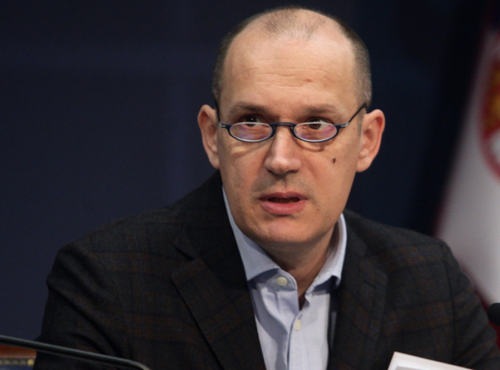 Loncar: Twelve more patients from N Macedonia on their way to Serbia