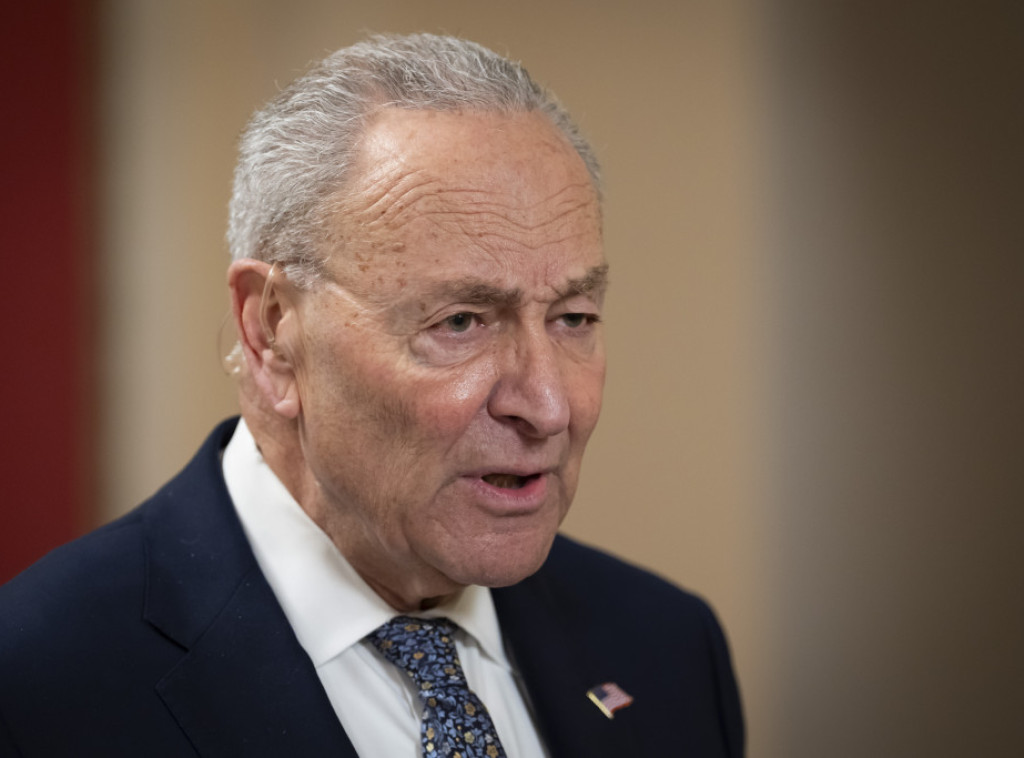 Čak Šumer iz bezbednosnih razloga odložio turneju povodom promocije svoje knjige