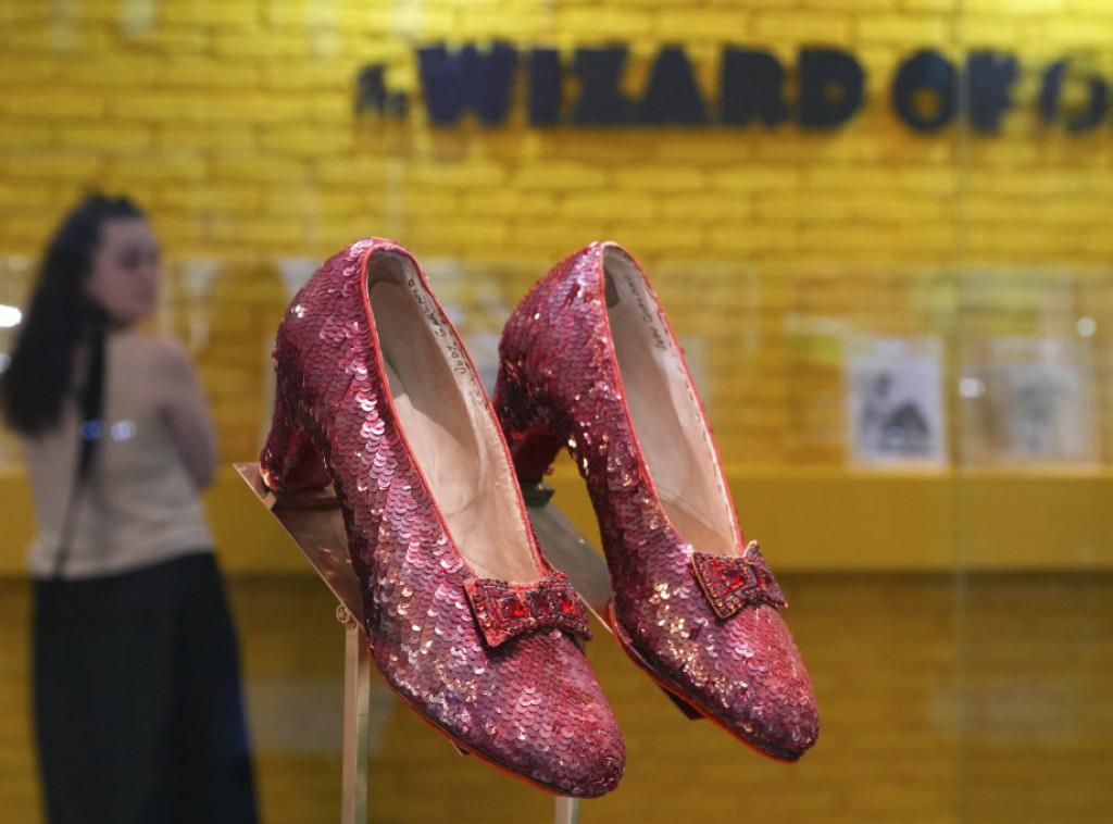 SAD: Odbačene optužbe protiv muškarca za sakrivanje ukradenih cipela Džudi Garland