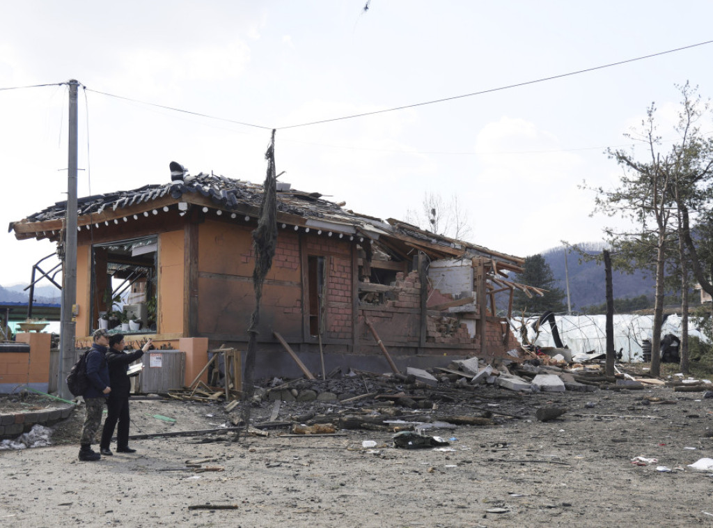Južna Koreja delimično obnavlja vojne vežbe bojevom municijom posle incidenta u Počonu