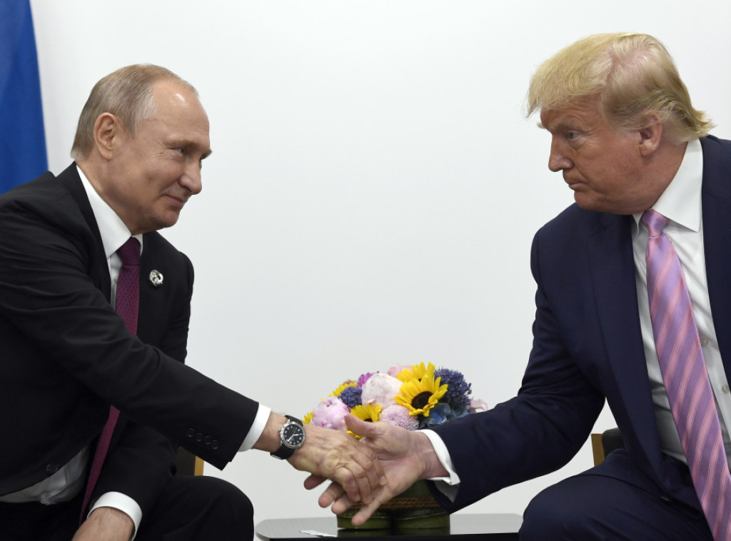 Peskov: Putin Trampu dao lični poklon