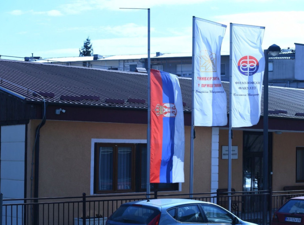 Povodom dana žalosti, zastave na pola koplja u srpskim sredinama u AP KiM