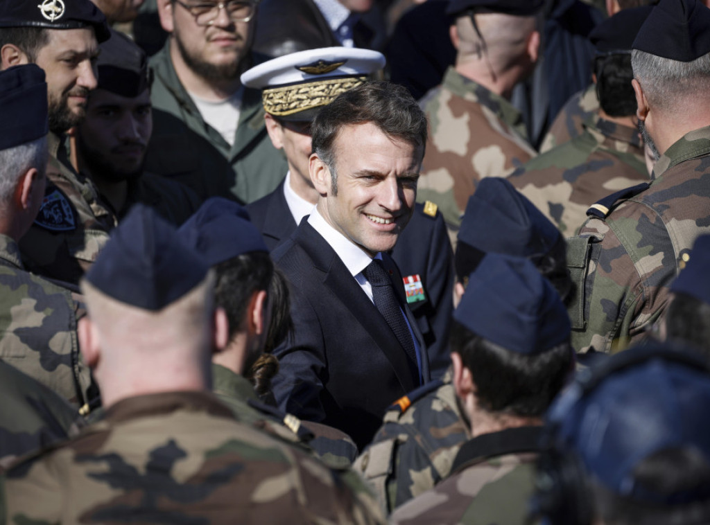 Makron: Novi "rafali" biće upućeni u bazu u Luksej le Benu radi nuklearnog odvraćanja