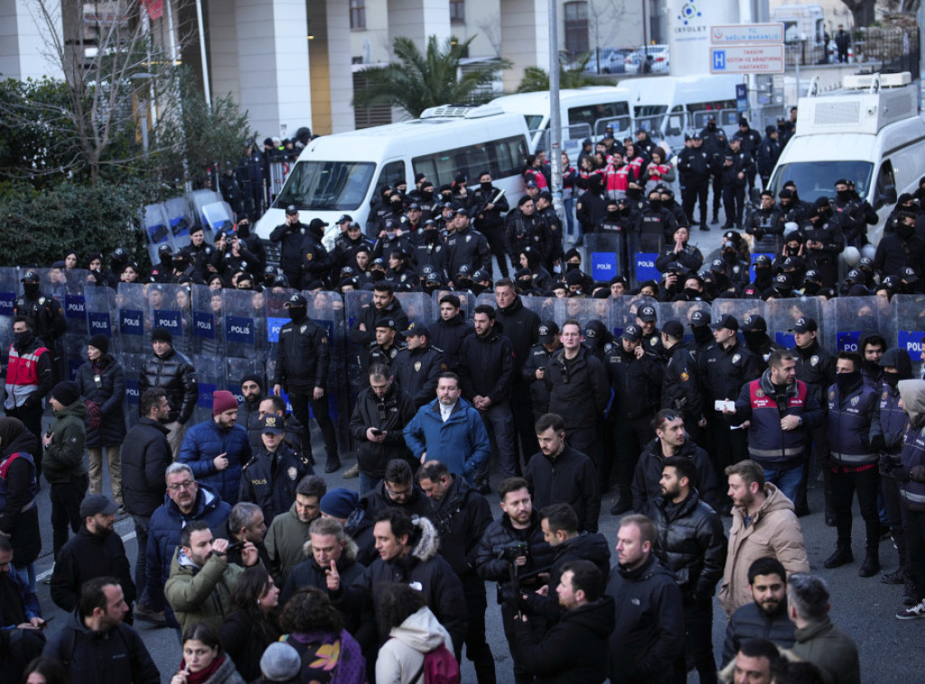 U Turskoj pritvoreno 37 ljudi zbog objava na društvenim mrežama o hapšenju Imamoglua