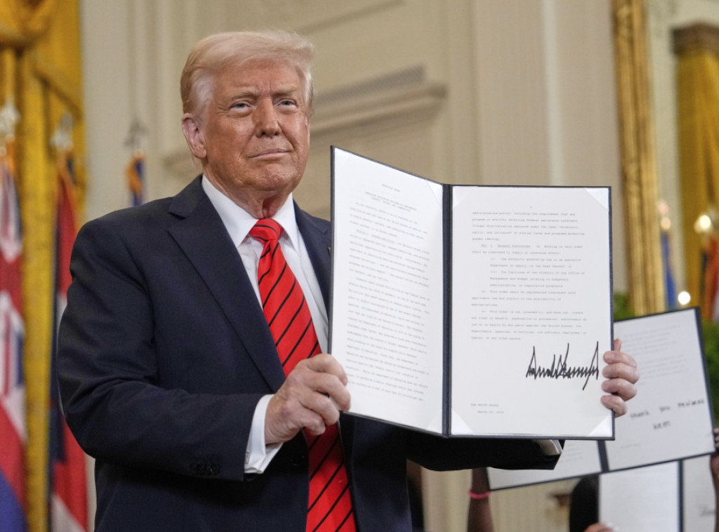 Tramp potpisao izvršnu uredbu o zatvaranju ministarstva obrazovanja SAD