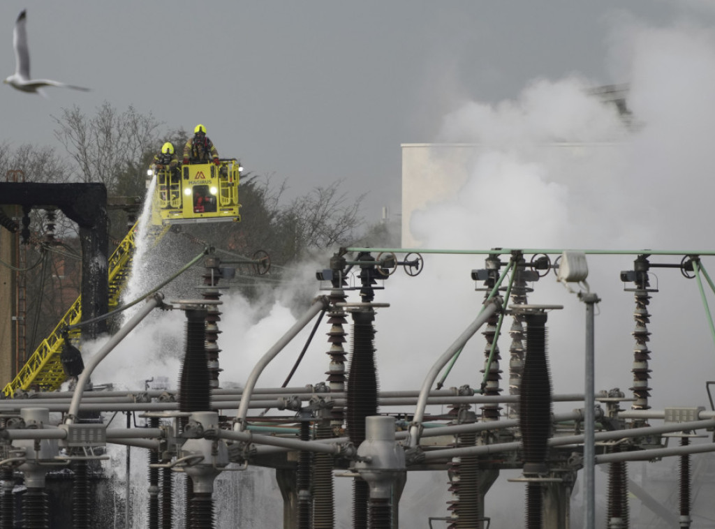 Londonska policija: Istraga o uzroku požara kod  aerodroma Hitrou u ranoj fazi, požar nije sumnjiv