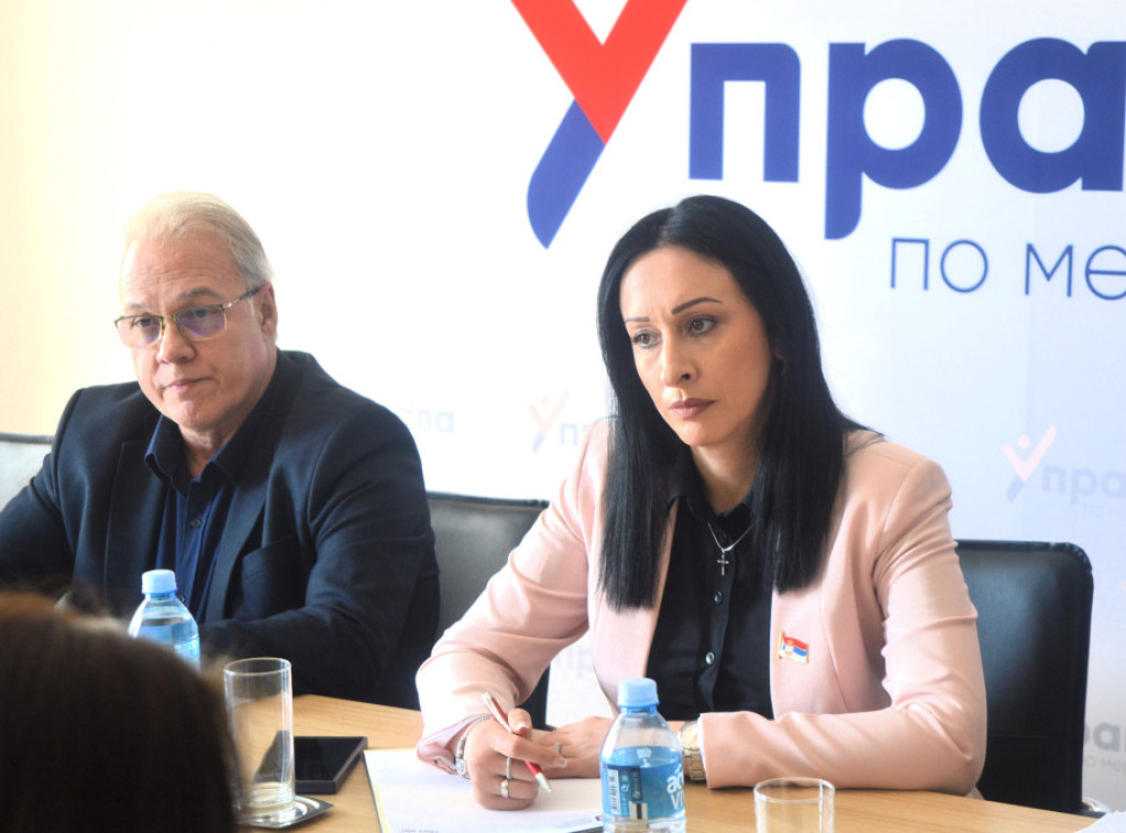 Žarić Kovačević sa predstavnicima Sindikata uprave o poboljšanju položaja zaposlenih