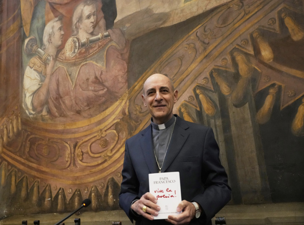 Kardinal: Papa se dobro oporavlja, povratak u Vatikan na Uskrs zavisi od lekara