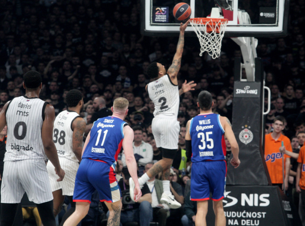 Istorijski debakl košarkaša Partizana protiv Efesa u Areni