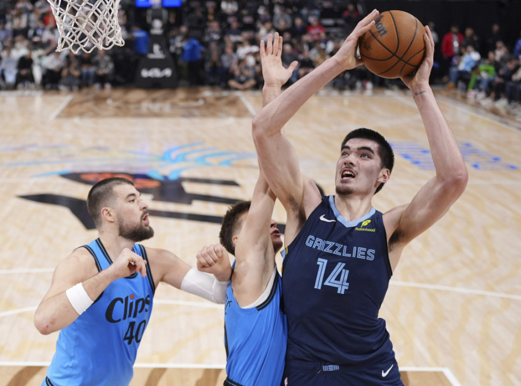 Srpski košarkaš Bogdan Bogdanović postigao 16 poena u pobedi Los Anđeles Klipersa