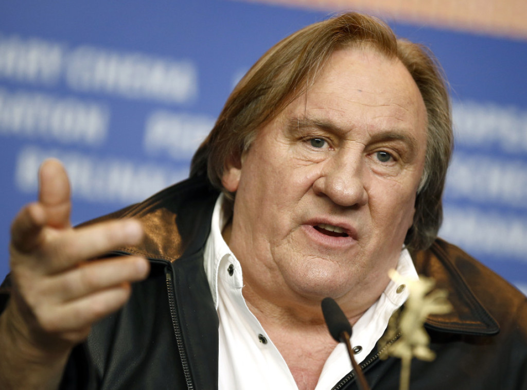 Depardje optužen da je u Rimu napao poznatog italijanskog paparaca