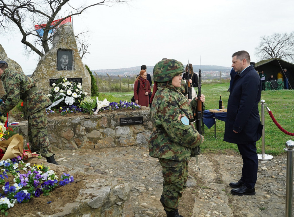 Nikola Nikodijević položio venac na spomen-obeležje "Glasnik sa Straževice"
