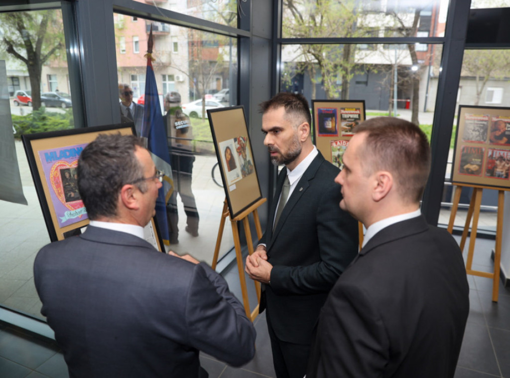 Mićin otvorio izložbu povodom 26. godišnjice NATO bombardovanja