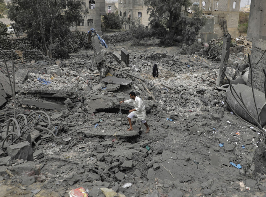 Huti: U vazdušnom napadu na Sanu poginula jedna, ranjeno 13 osoba