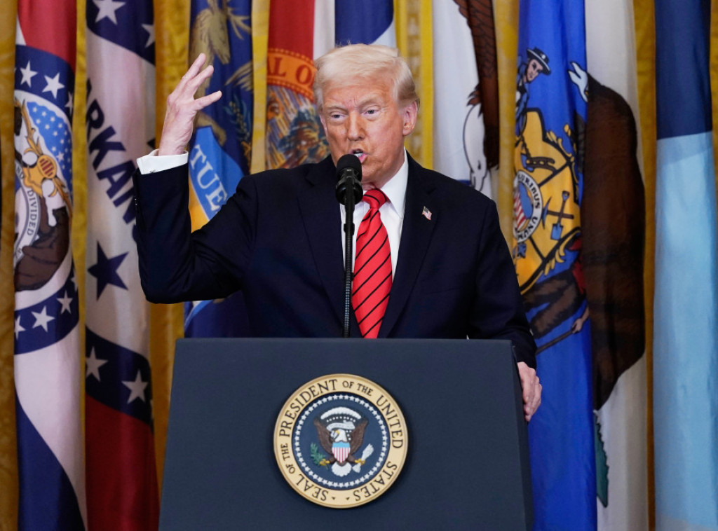 Tramp: Kluni je drugorazredna filmska zvezda i propali politički stručnjak