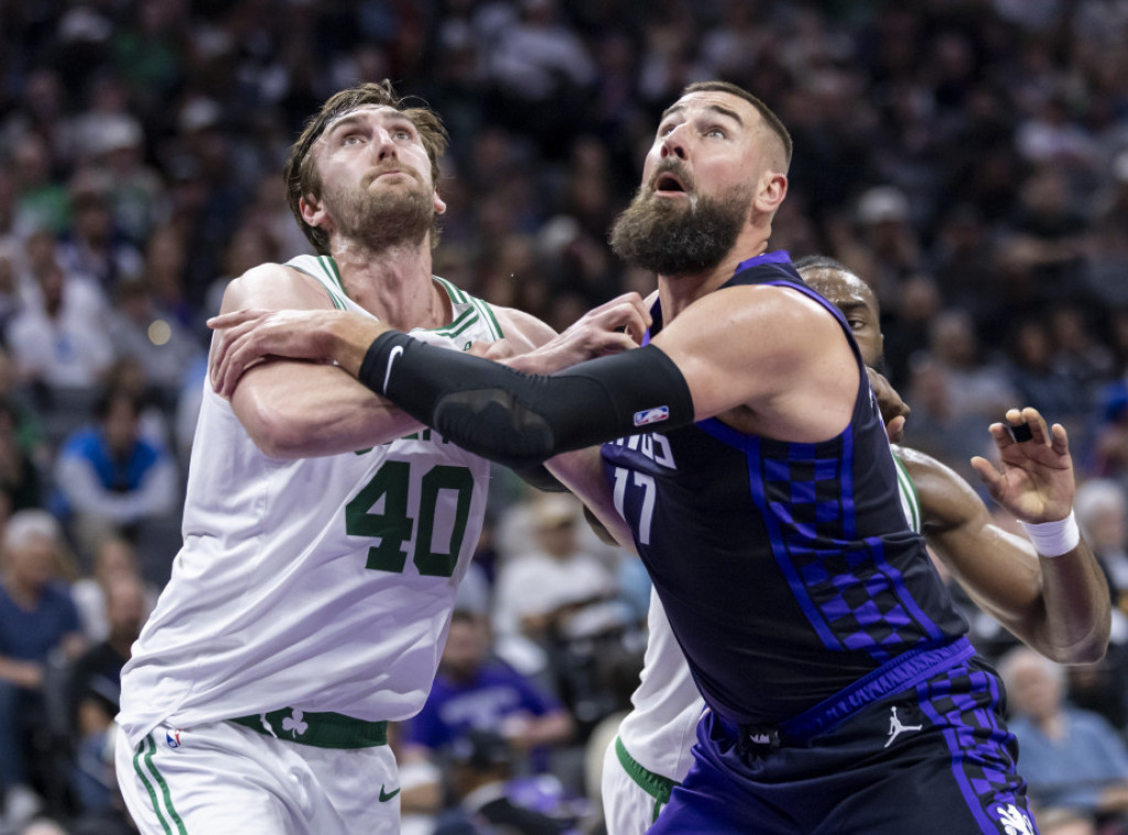 Košarkaši Bostona pobedili Sakramento, Finiks savladao Milvoki