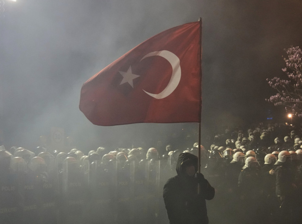 Turski sud odredio meru pritvora fotoreporteru AFP koji je pratio proteste