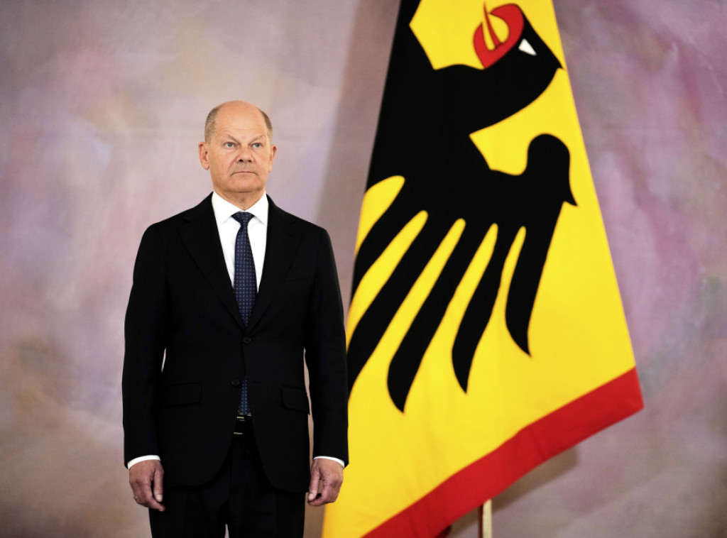 Šolc i nemački ministri razrešeni, obavljaće funkcije vršilaca dužnosti