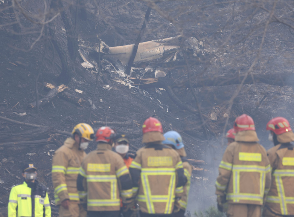 U Južnoj Koreji srušio se vatrogasni helikopter tokom intervencije, poginuo pilot