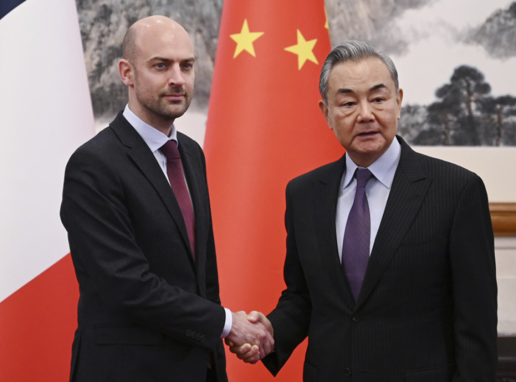 Žan Noel Baro u Kini na razgovorima o Ukrajini i trgovini